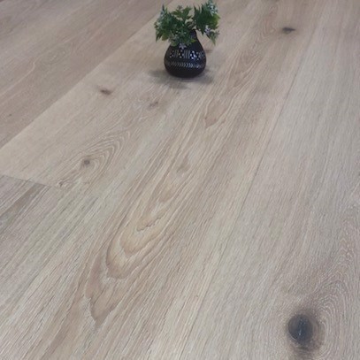 Eg Børstet Rustik Hvid Matlak 220mm<br/ > Masterfloor Herregaardsplank Topklik